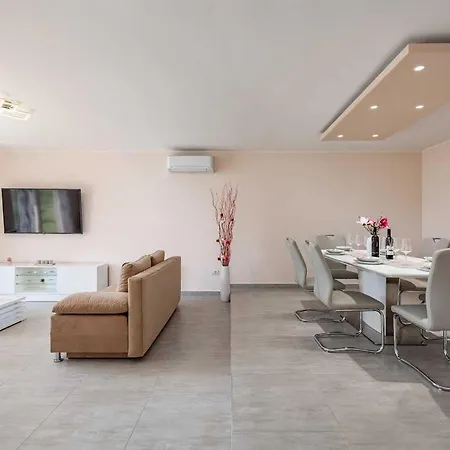 House Nicol Vikendica *